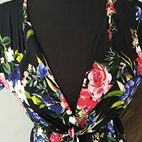 COPY - SWELL Button down Tie Front Floral Dress 6 - Picture 6 of 7